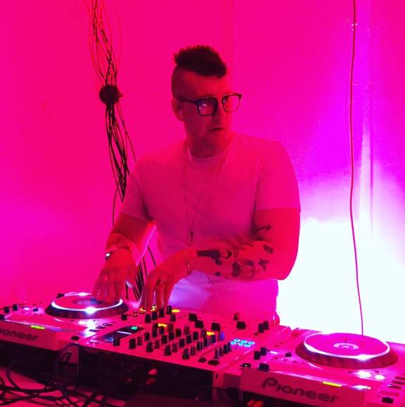 Meet your Posher, Jon - Picture 1 of 1